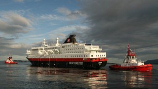 Nordlys wird in Werft geschleppt. Foto: Bjorn Ivar Voll