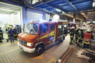 Feuerwehr im Baudock 2 / © Meyer Werft