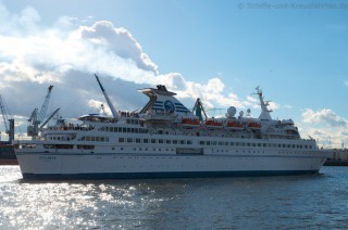 MS Delphin letzter Deutschlandbesuch in Hamburg