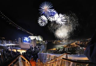AIDAstella Taufe - Feuerwerk von Bord / © AIDA Cruises