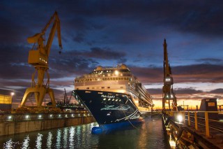 Mein Schiff 2 in der Werft in Cadiz / © TUI Cruises
