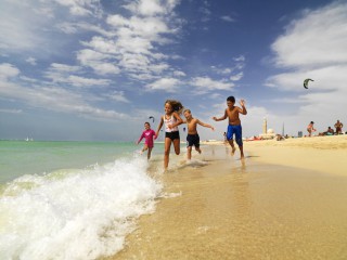 Der Strand in Dubai: Perfekt für Familien