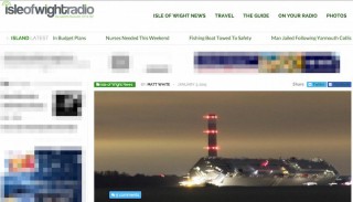 Hoegh Osaka mit 30° Schlagseite / © Screenshot Isle of Wight Radio (http://iwradio.co.uk/news/ship-runs-aground-cowes/)