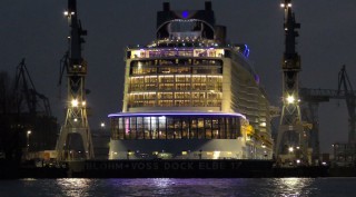 Anthem of the Seas im Elbe 17 Dock der Blohm und Voss Werft / © Inselvideo