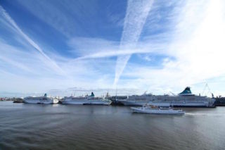 Flottentreffen: MS Albatros, MS Amadea und MS Artania in Bremerhaven / © Phoenix Reisen
