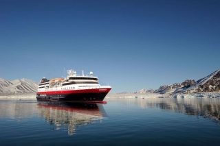 MS Spitsbergen - das neue Expeditionsschiff 2016 von Hurtigruten / © Hurtigruten