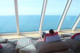 Mein Schiff Gastgeber sorgen dafür, dass ihr komplett relaxt sein könnt an Bord von TUI Cruises