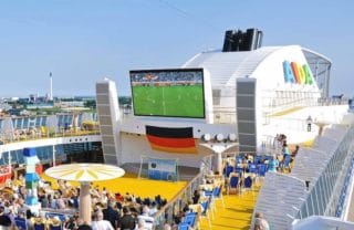 AIDA Kreuzfahrten: Fussball WM 2018 an Bord der Kussmundschiffe / © AIDA Cruises